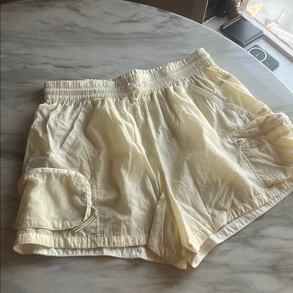 Outdoor Voices Cream Athletic Shorts Lightweight Comfort